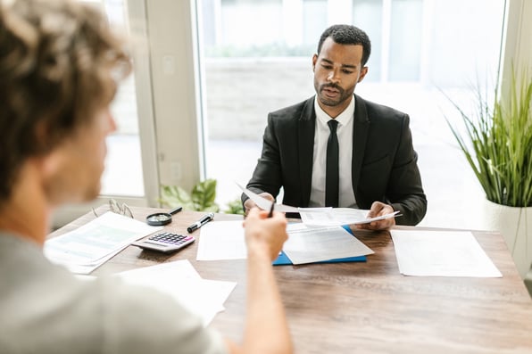 Pourquoi opter pour un Executive Master en Management de l’Assurance ?